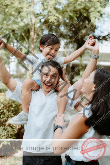 family_D_001